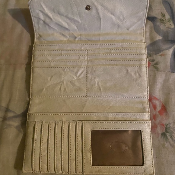 Guess - Picture 3 of 3